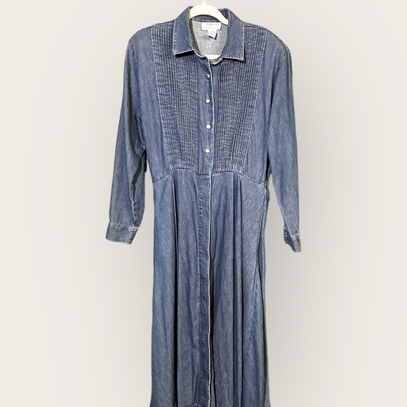Talbots Dresses & Skirts - Talbots 12pet long sleeve coastal‎ cowgirl button down chambray midi/maxi dress